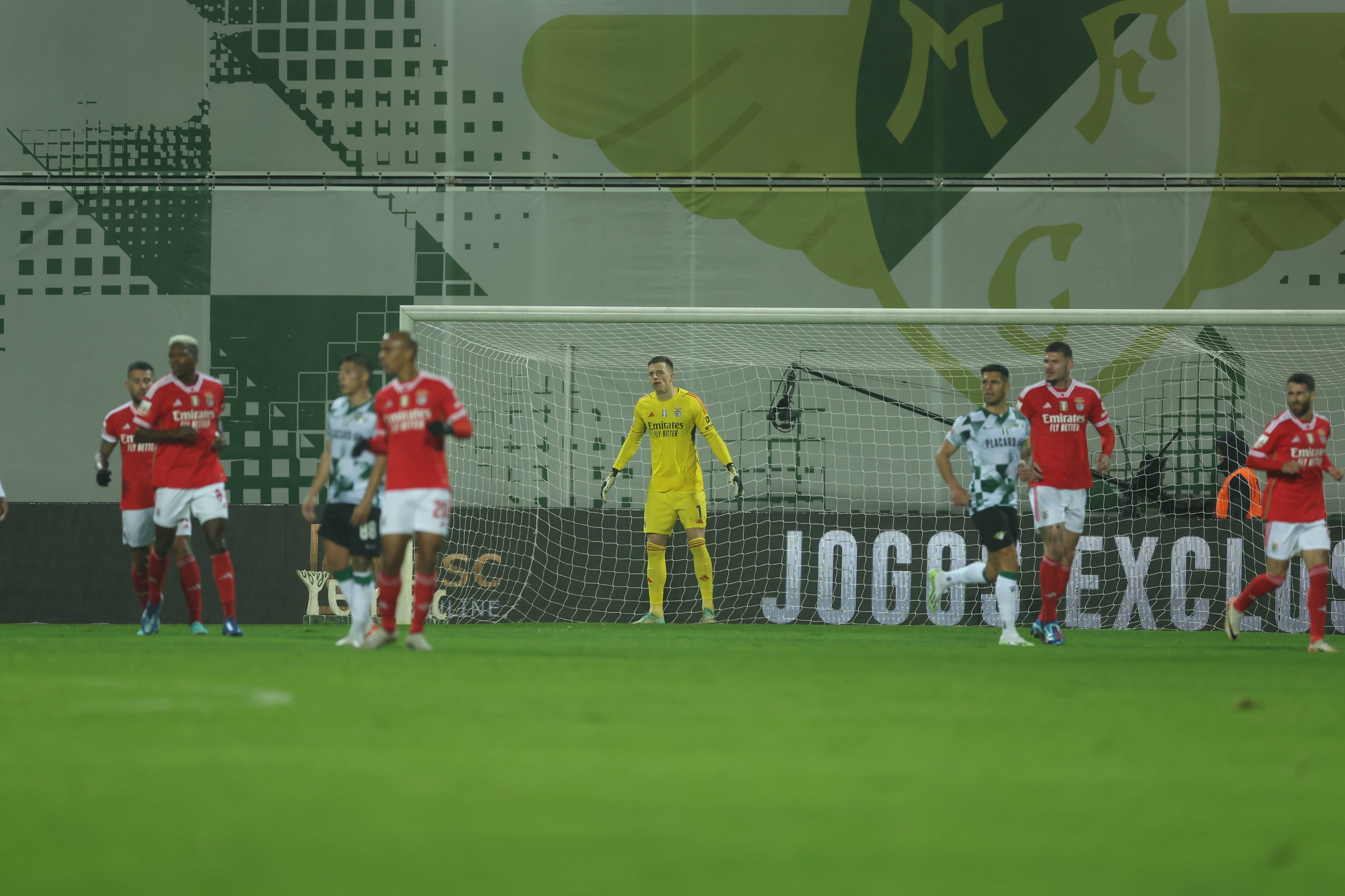 Benfica B e Oliveirense fecham 11.ª jornada da II Liga com empate