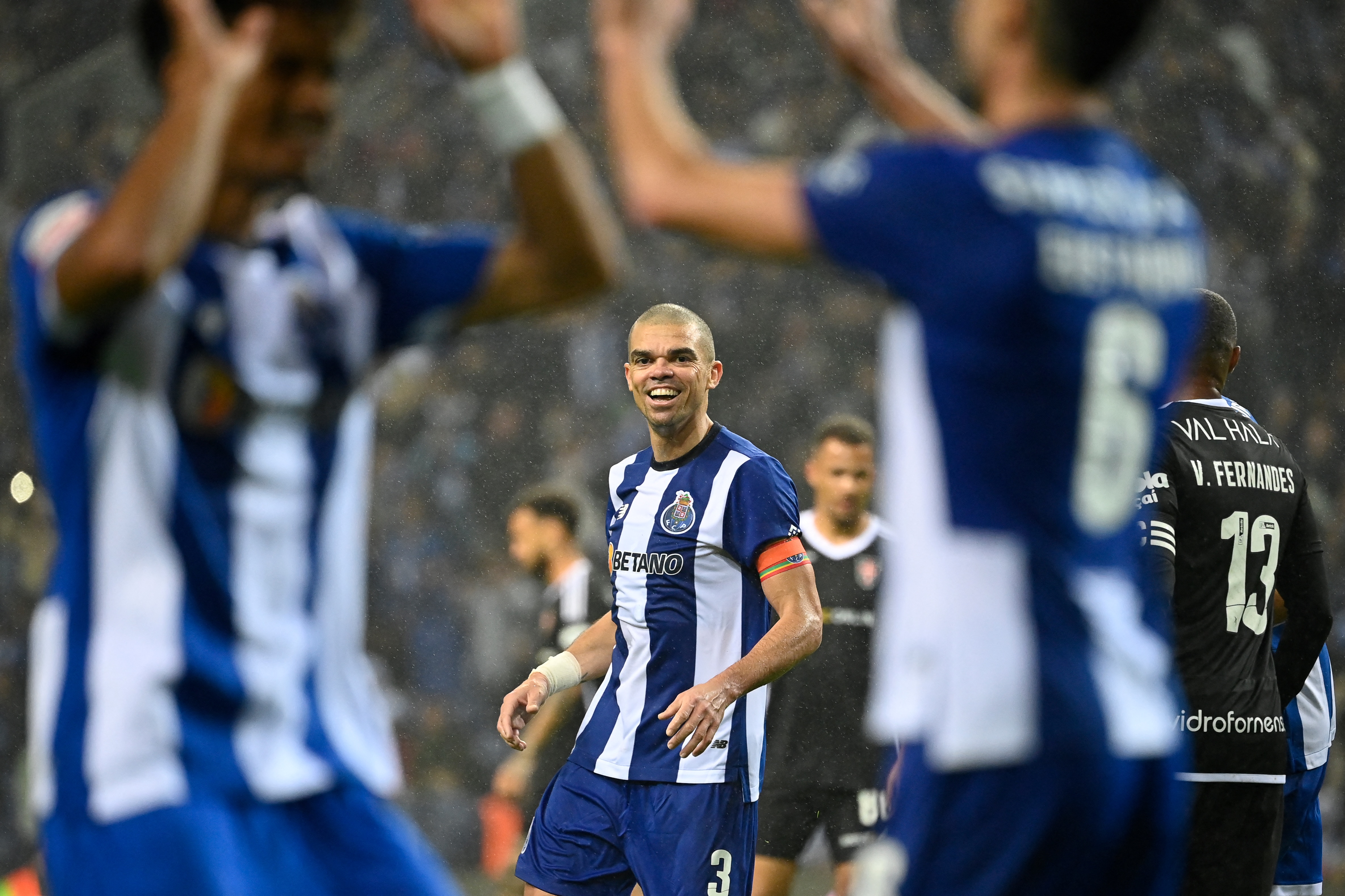 FC Porto alvo de multas por incidentes nos jogos com Famalicão e