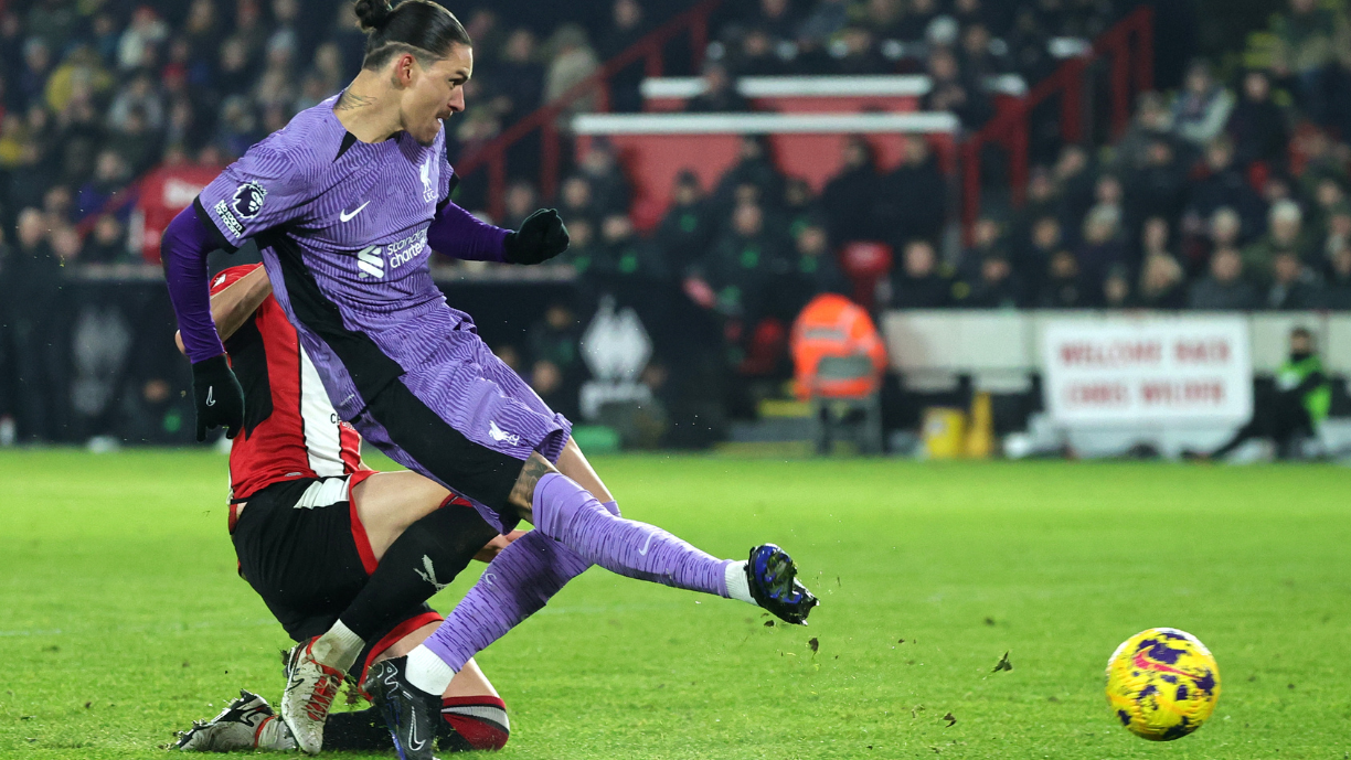 Darwin brilha, mas Liverpool fica no empate com o Fulham em