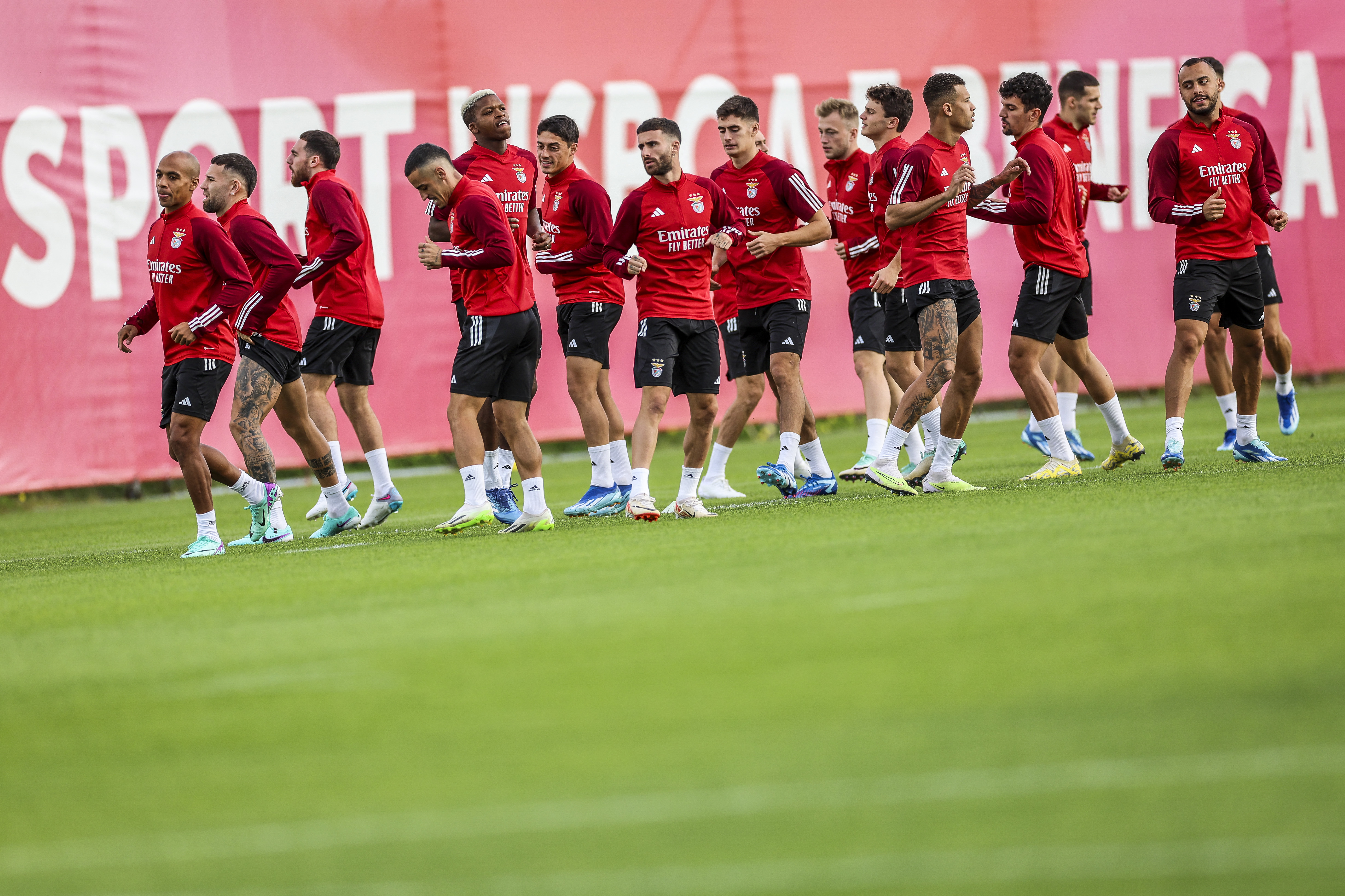 JOGADOR QUE CUSTOU ‘PIPA DE MASSA’ AO BENFICA ESTÁ DE SAÍDA, MAS NÃO SEM ANTES FAZER CHOVER MILHÕES