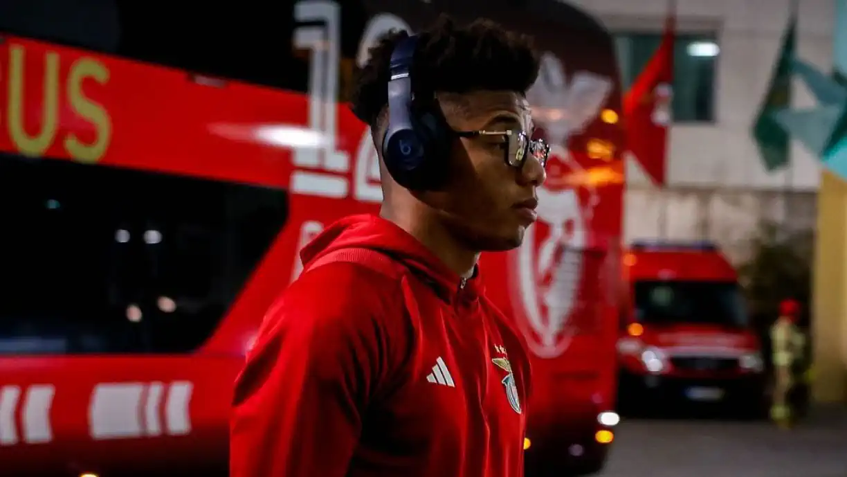 David Neres nos últimos preparativos para assinar! Ex-Benfica em exames médicos (com vídeo)