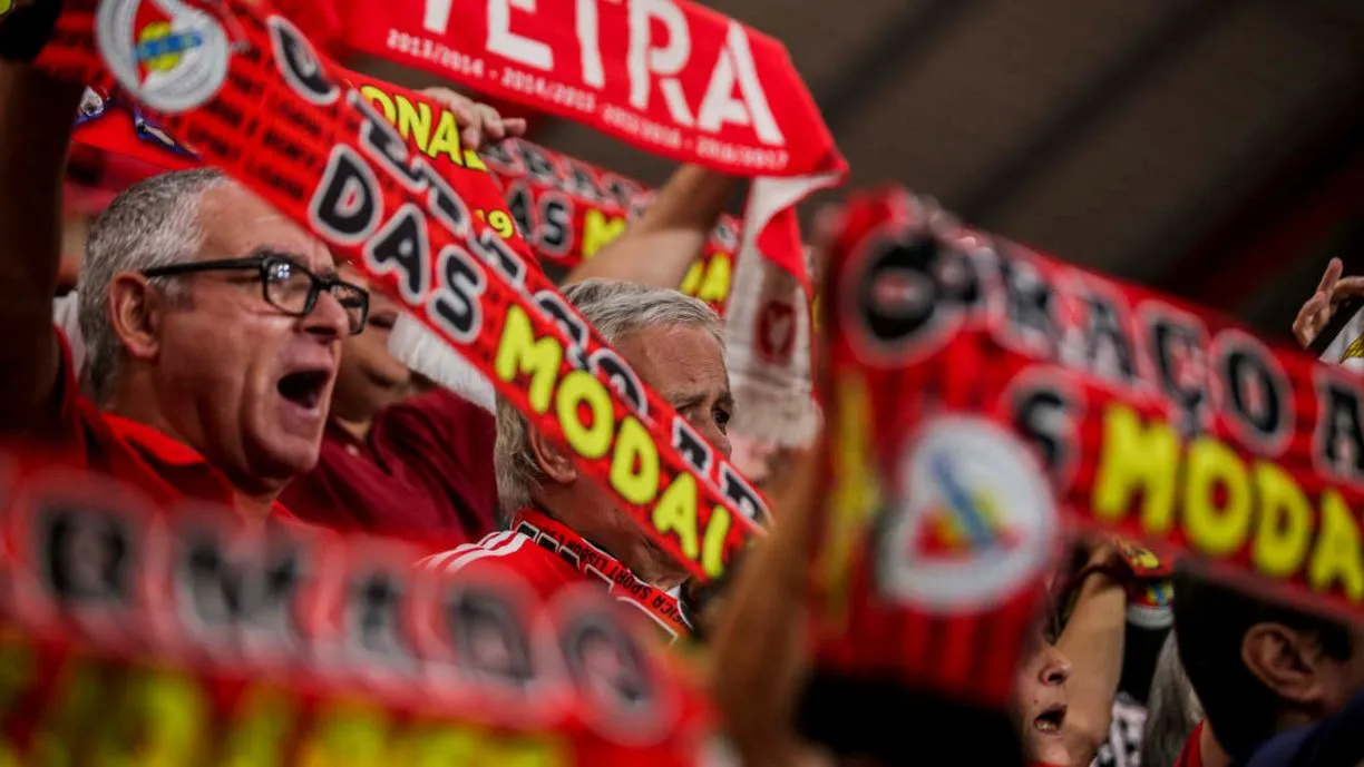 Ingrato! Benfica perde na negra e vê troféu rumar ao Norte 