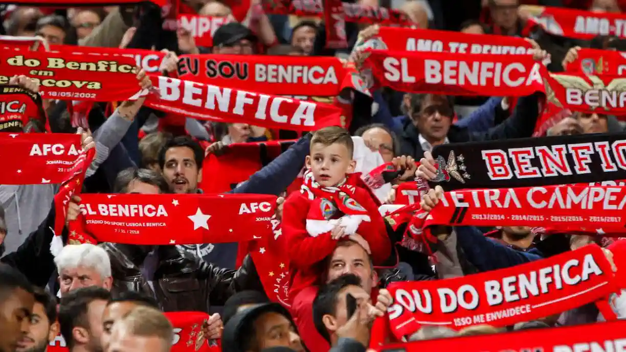 Benfica coloca bilhetes à venda