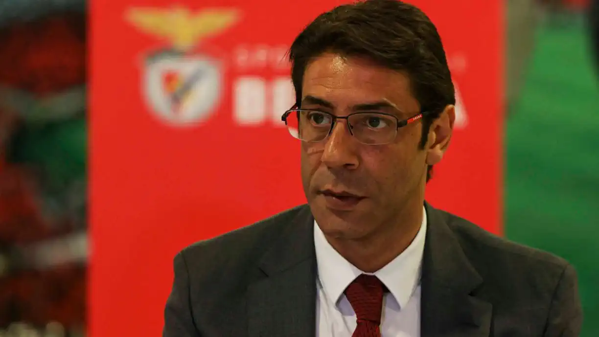 Rui Costa já sabe do interesse dos dois emblemas no jogador do Benfica