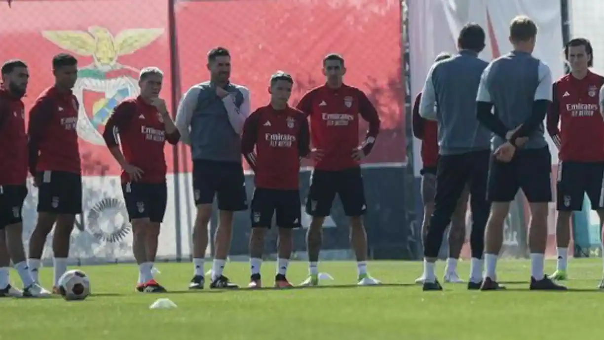 Argentinos iniciam conversações por jogador que está de saída do Benfica... e não é Di María