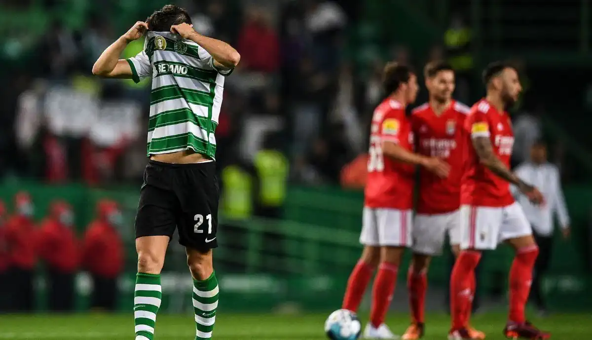 ENSAIO-GERAL PARA DÉRBIS? COM SPORTING A BATER À PORTA, "EPISÓDIO DE APANHADOS" MANCHA EXIBIÇÃO DO BENFICA