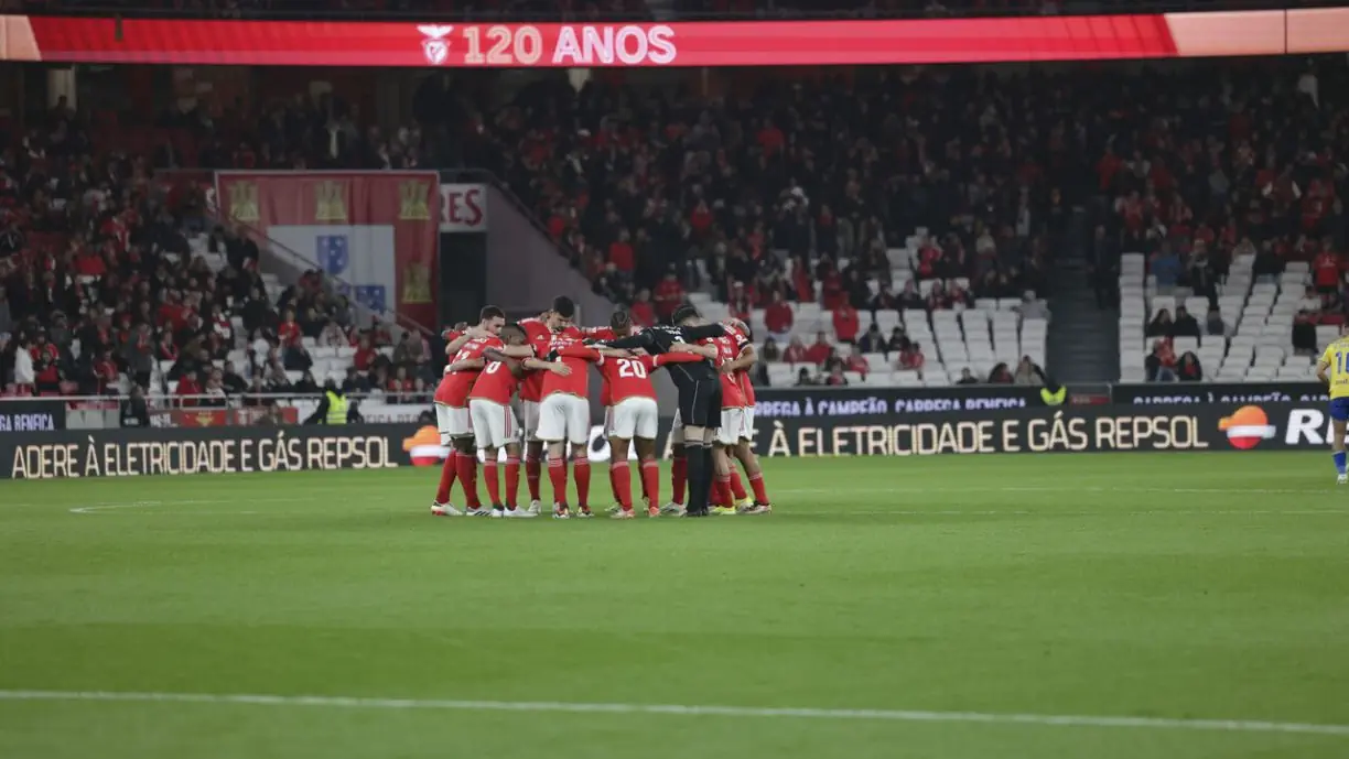 Craque do Benfica lamentou derrota frente ao Marselha