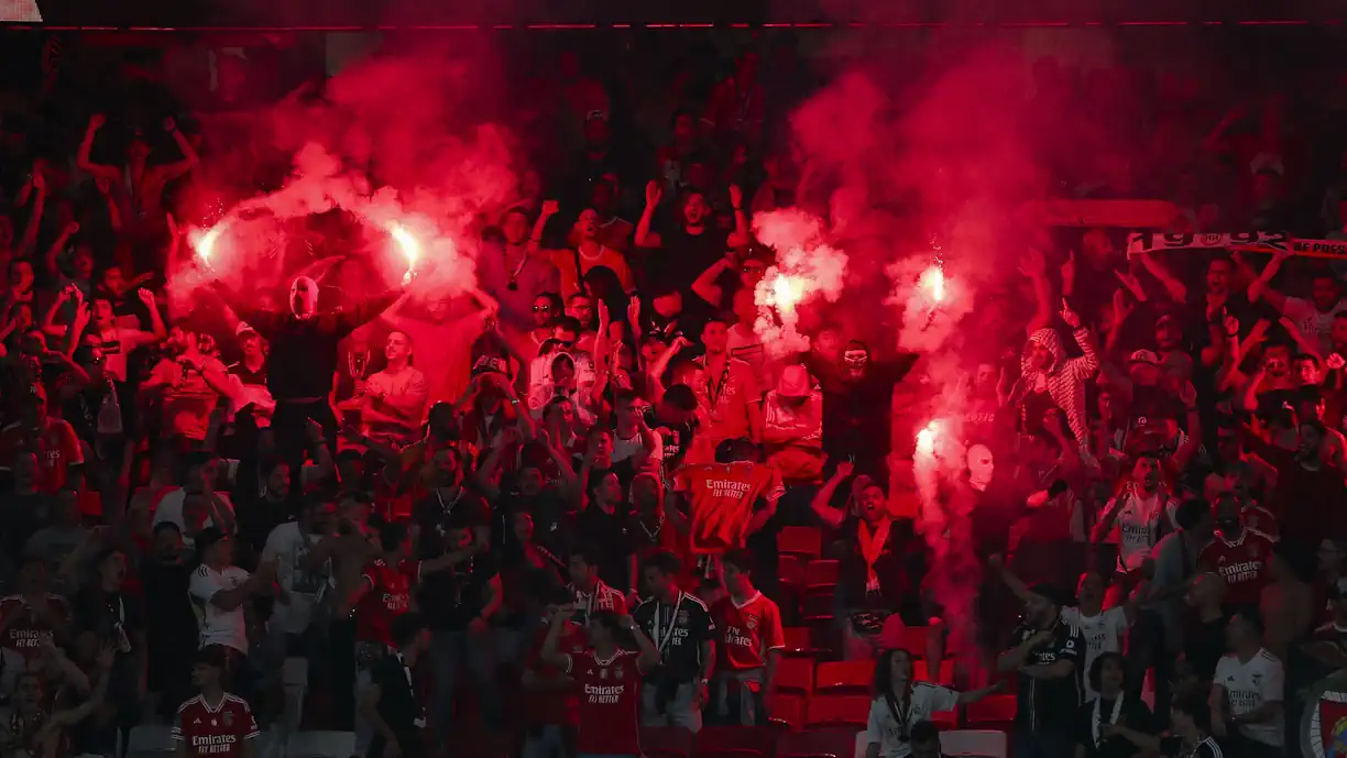 Vamos à negra! Benfica vai 'a secos' contra o Sporting e deixa tudo para a final