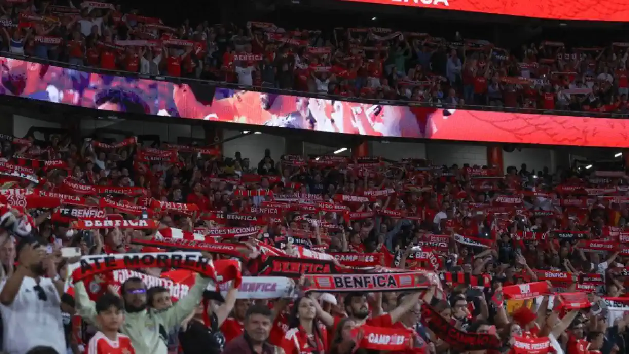 Benfica reforça liderança ao bater Sporting
