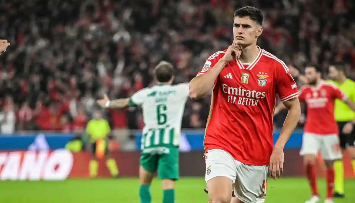 Com mercado à porta, Benfica vê António Silva como 'jackpot' e já sabe onde 'usar' os milhões