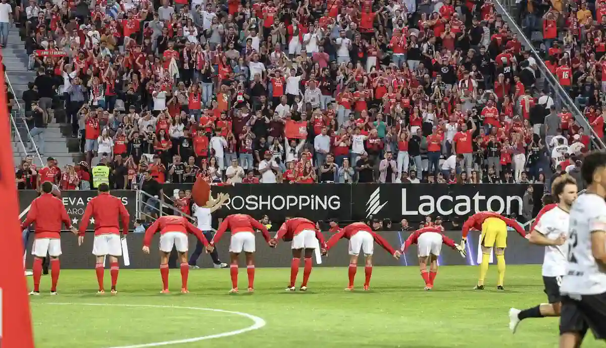 Benfica venceu o Farense por três bolas a uma
