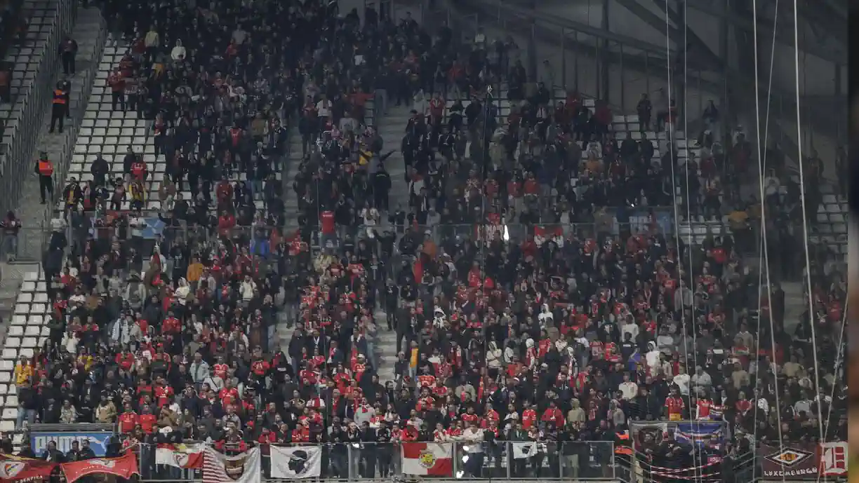 Atleta do Benfica precisou de proteção especial no Vélodrome, devido aos adeptos do Marselha