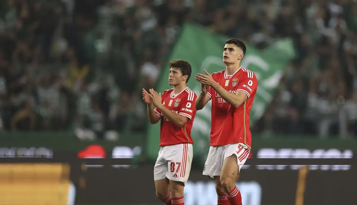 António Silva e João Neves figuram nas escolhas de Roberto Martínez para o Campeonato da Europa