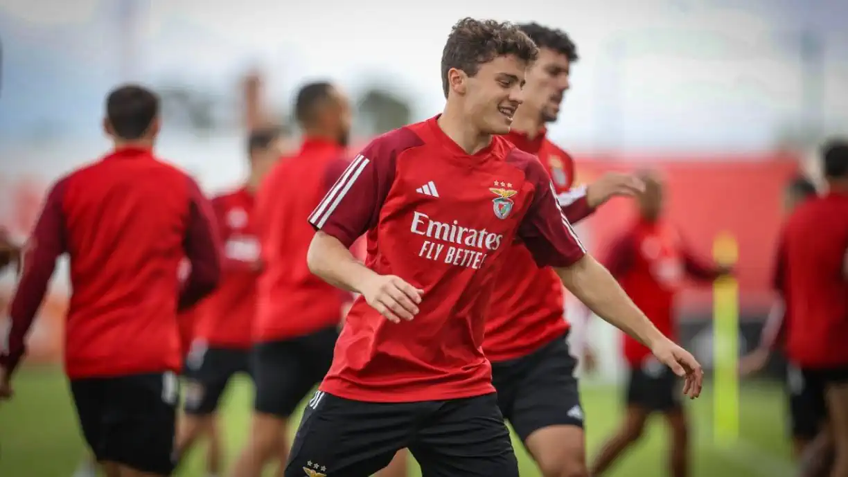 Última Hora: Em véspera do Benfica - Braga, há novidades sobre João Neves