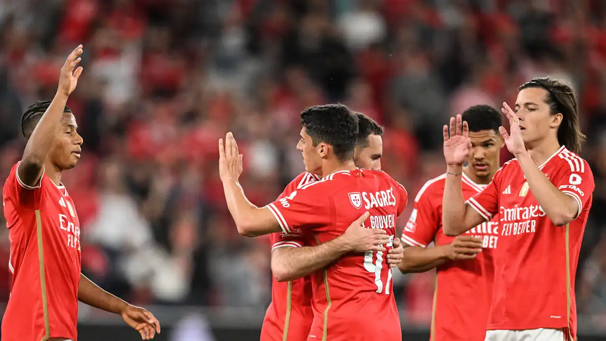 Mesmo com eliminação da Liga Europa, craque do Benfica mostra confiança: "Mais fortes"