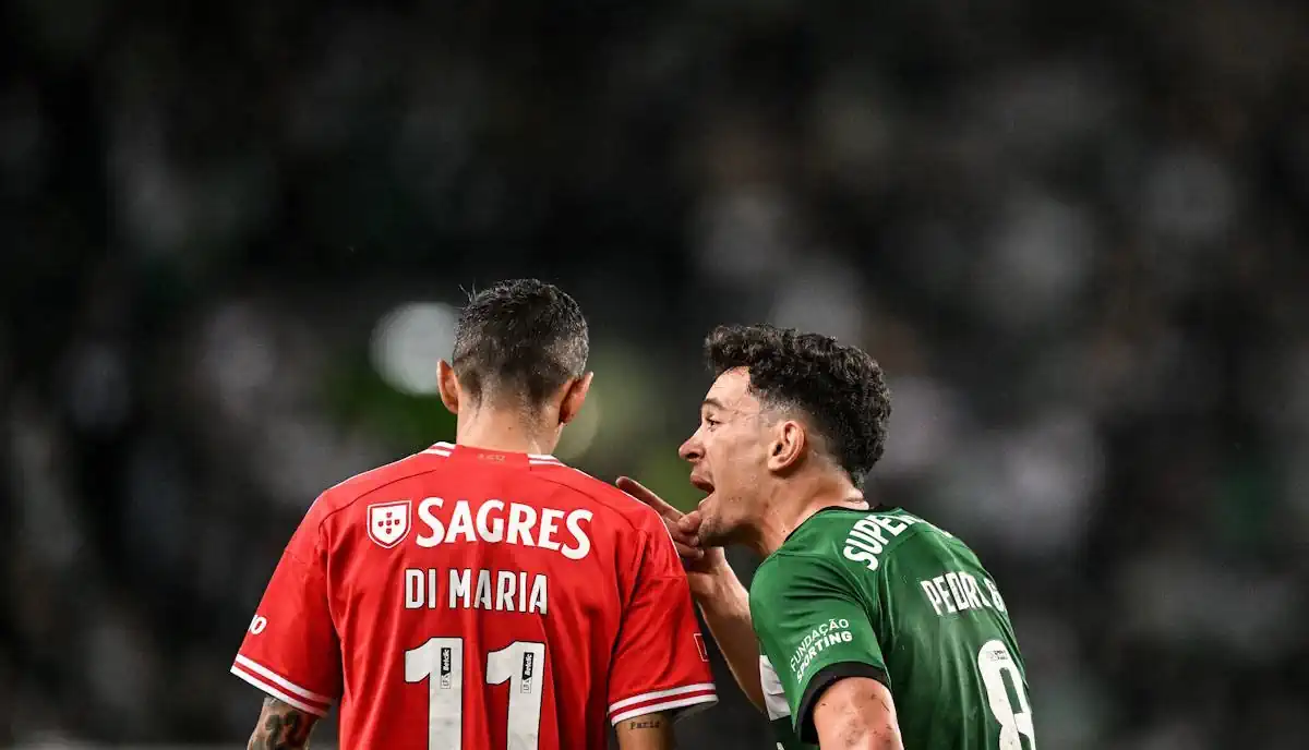 Benfica acabou por perder com o Sporting. Di María 'pegou-se' com Pote. 