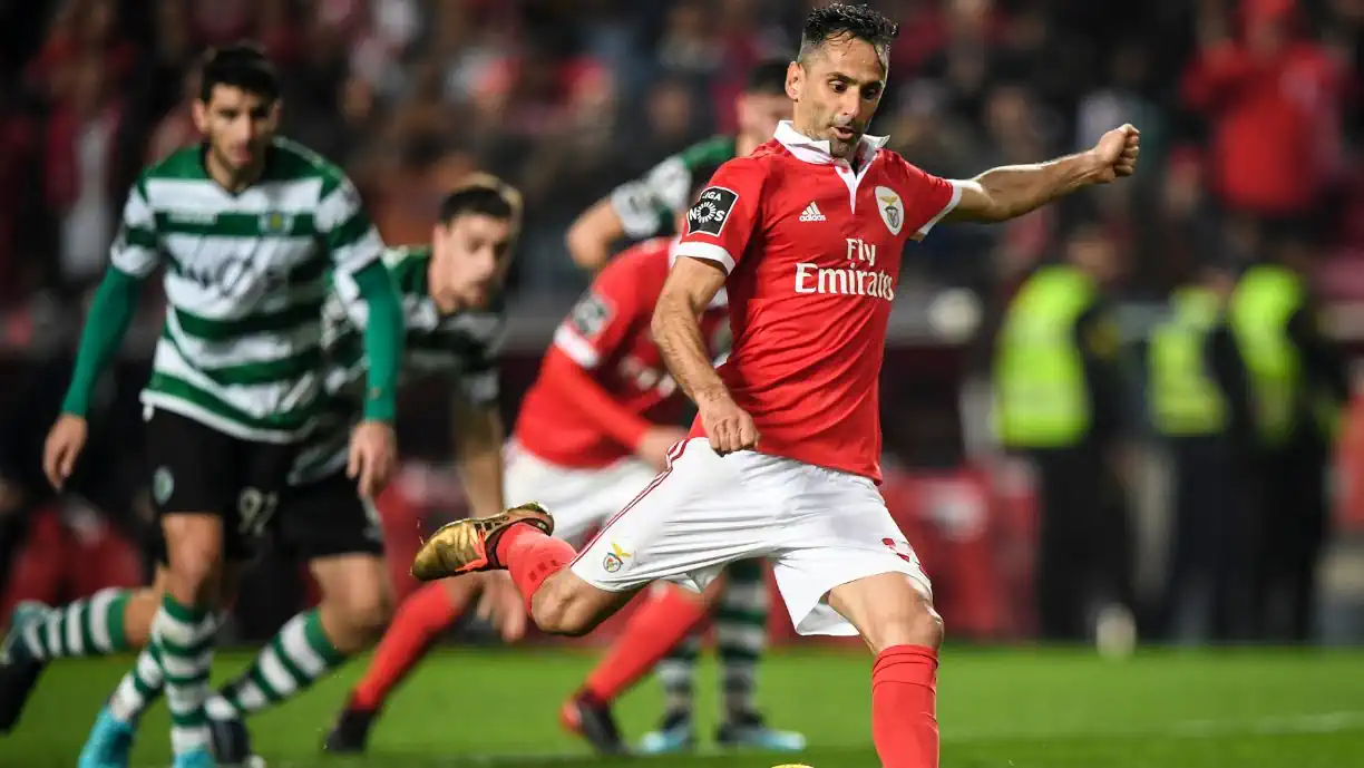 Depois de deixar o Benfica e o futebol, Jonas agora é dono de uma farmácia 