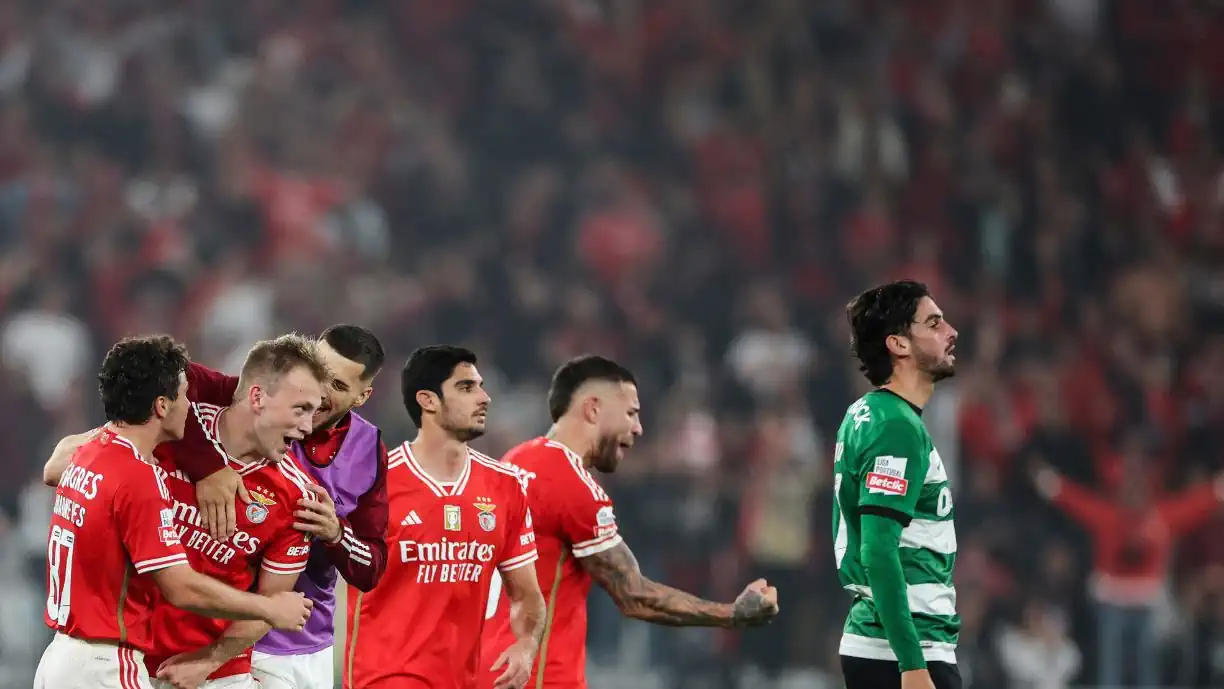 Roger Schmidt com novo 'berbicacho': excedentário do Benfica volta a dar 'dores de cabeça'