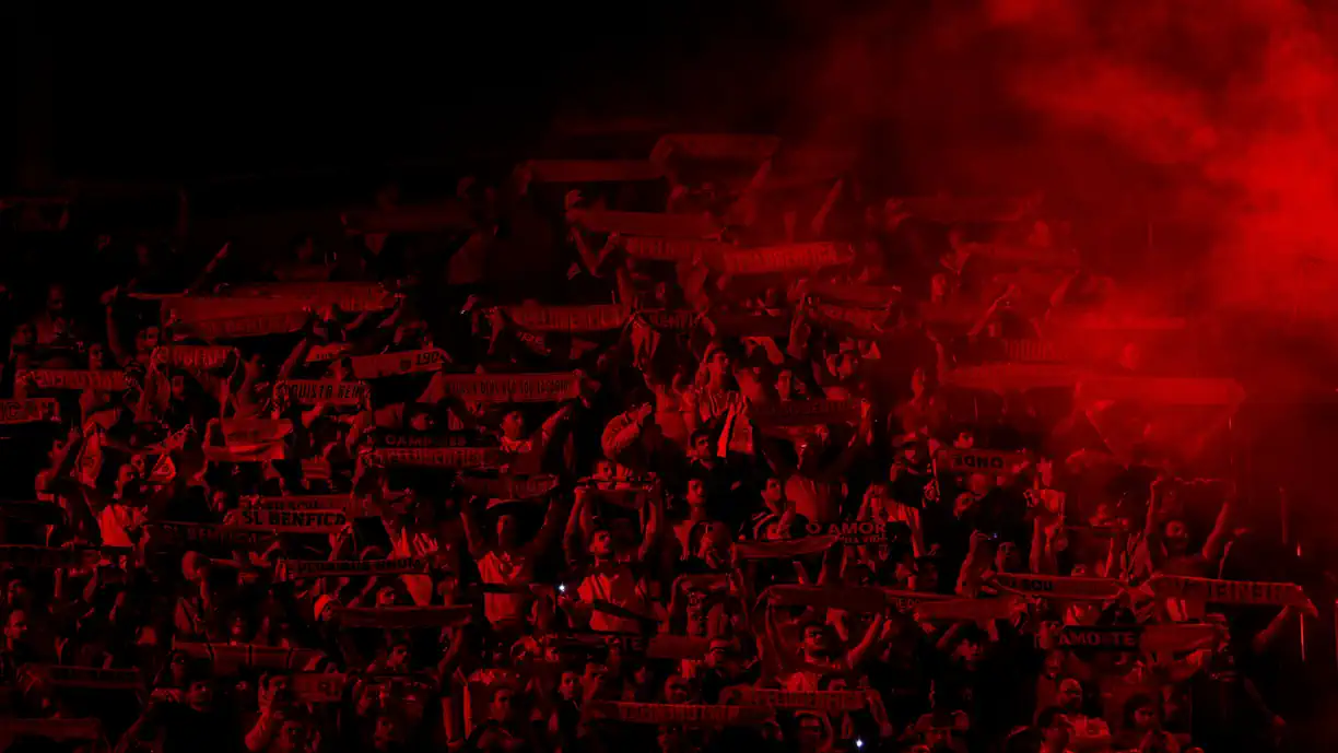 Avançado do Benfica que bisou contra o Porto recebe mar de elogios: "Relação muito boa com a baliza"