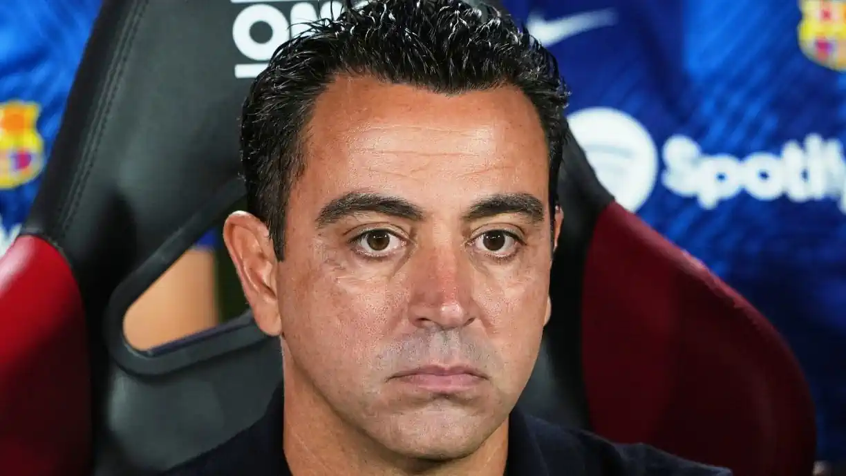 Xavi Hernández é o treinador dos ex jogadores do Benfica, Félix e Cancelo, no Barcelona. O técnico visou os adeptos