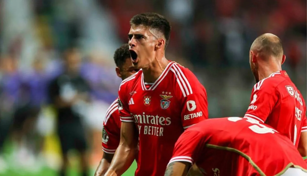 Manchester United faz Benfica respirar de alívio e 'troca' António Silva por 'pechincha'