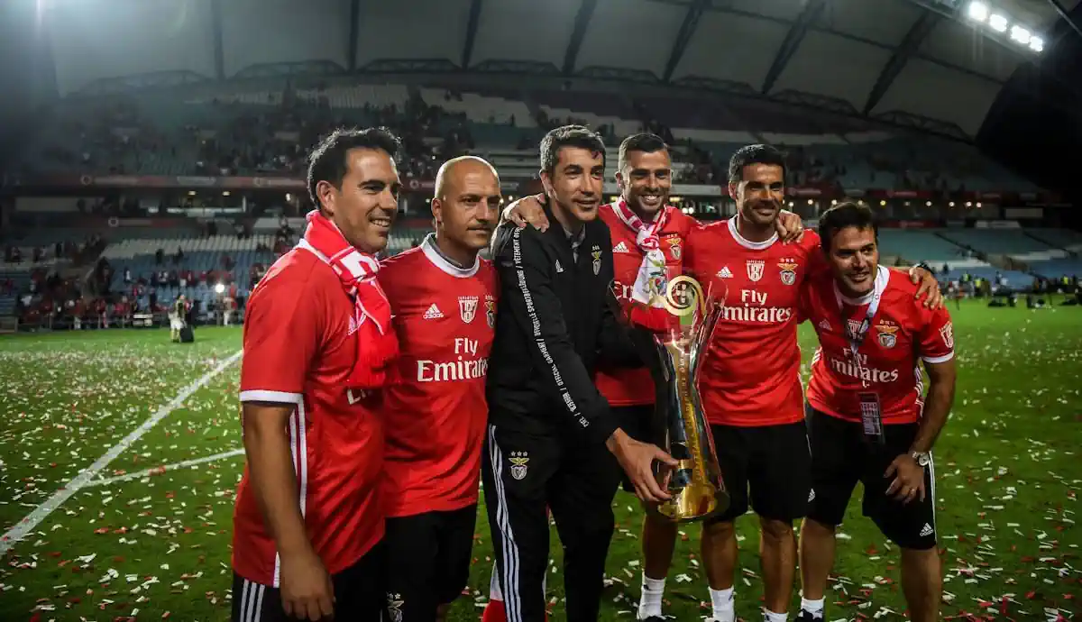 Bruno Lage celebra data especial com feito histórico no Benfica a ser relembrado