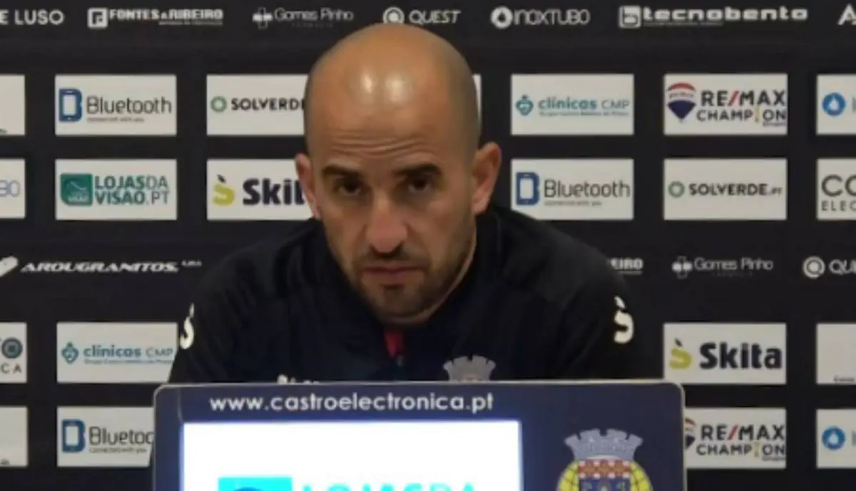 Só sabem chorar? Treinador do Arouca diz que não merecia 'levar chapa 5' do Benfica