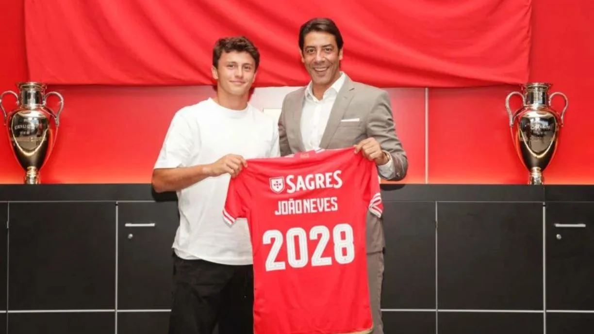 Rui Costa esfrega as mãos com mais um encaixe financeiro no Benfica...e não é João Neves