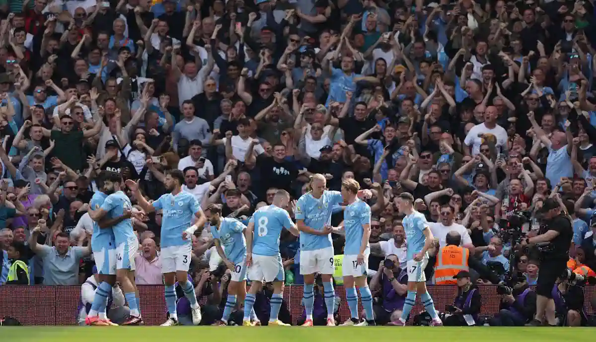 Manchester City ‘abre os cordões à bolsa’ para segurar craque que partilha balneário com ex Benfica