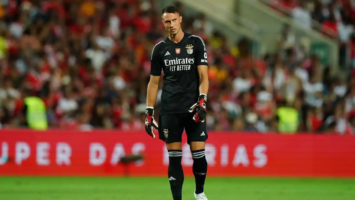 Peça-chave do Benfica vai fazer companhia a Vlachodimos, mas Rui Costa já tem substituto 