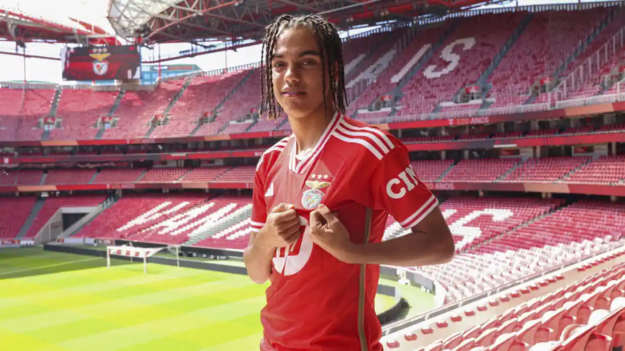 Ricardo Fernandes assina contrato profissional com o Benfica 