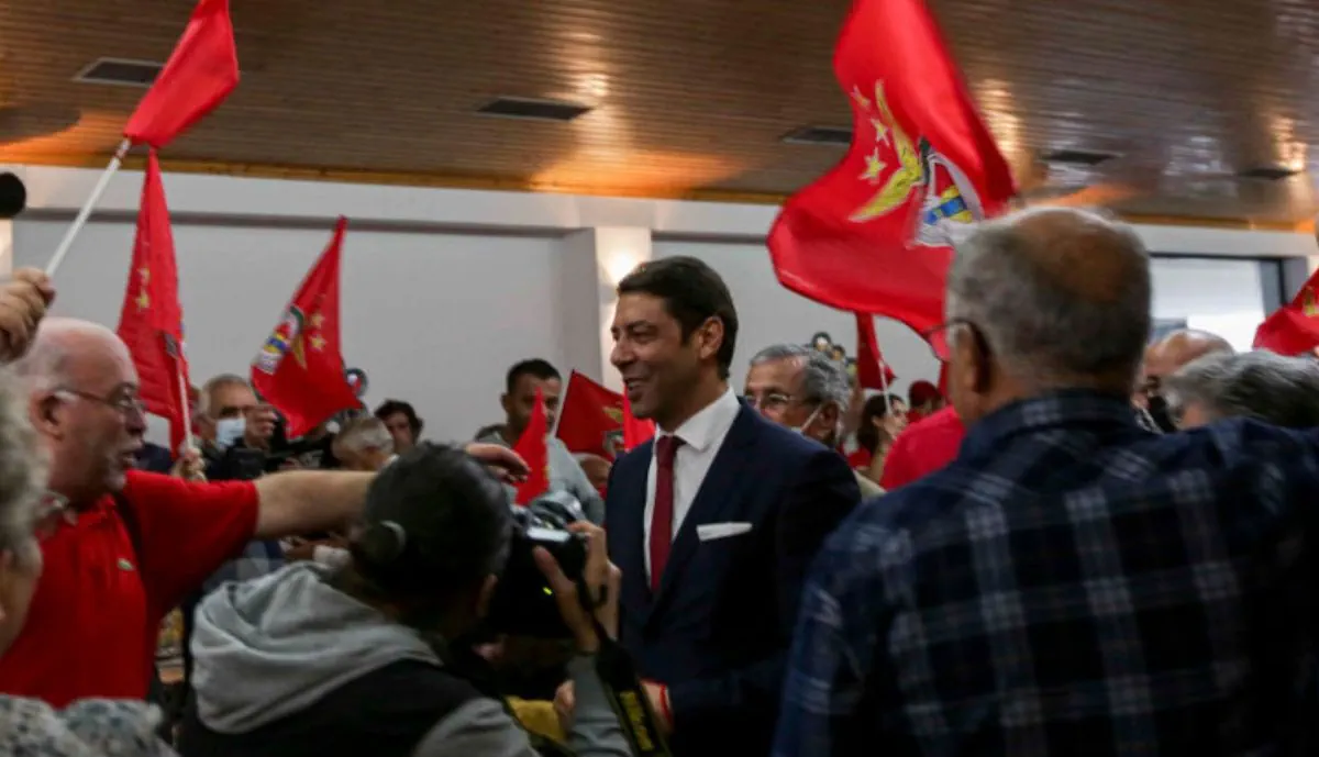 Rui Costa provoca 'fosso' no Benfica: há quem queira ver aposta pessoal do Presidente 'pelas costas'