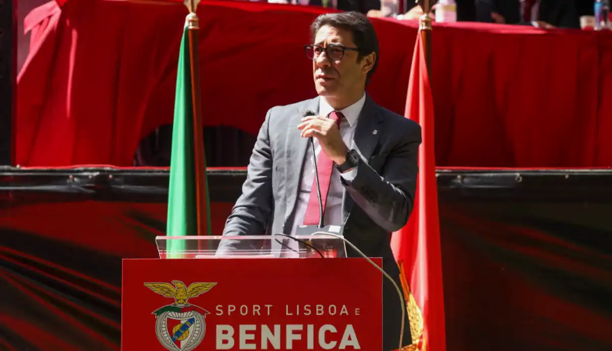 Rui Costa vê alvo do Benfica, que foi apontado ao Porto, a rumar para Itália