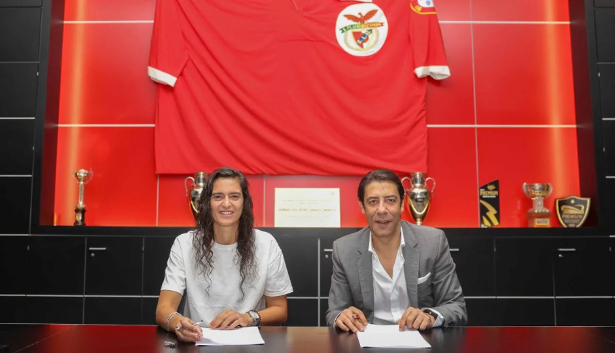 Treinadora do Benfica, Filipa Patão, renovou, esta quarta-feira, contrato com o emblema presidido pelo Líder Rui Costa 