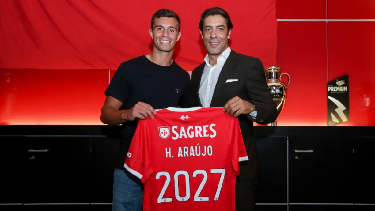 Fica ou sai do Benfica? Há novidades sobre o futuro de Henrique Araújo
