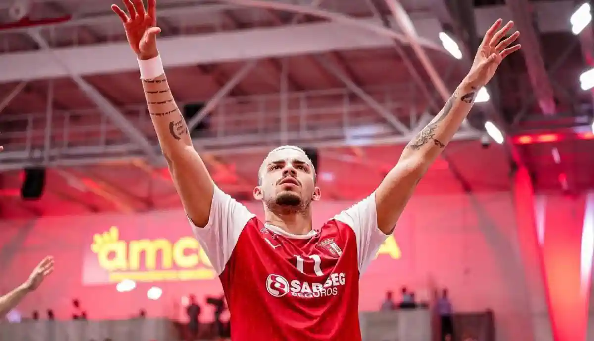 Futsalista do Braga, Allan Guilherme, que chegou a fazer a vida negra ao Benfica, na meia-final do playoff, preferiu outro emblema 