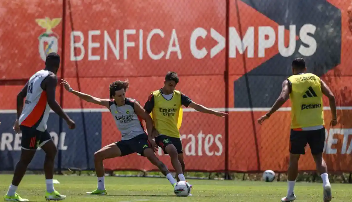 Troca de adversário! Afinal, Benfica vai enfrentar o Almería na pré época