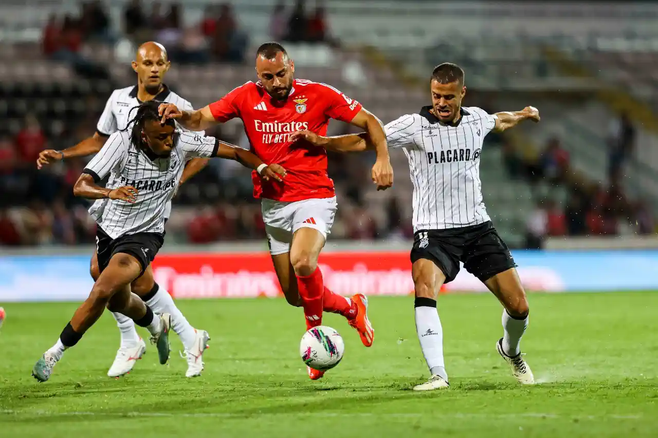 Jogador, que já 'tramou' o Benfica, coloca Arthur Cabral longe da saída