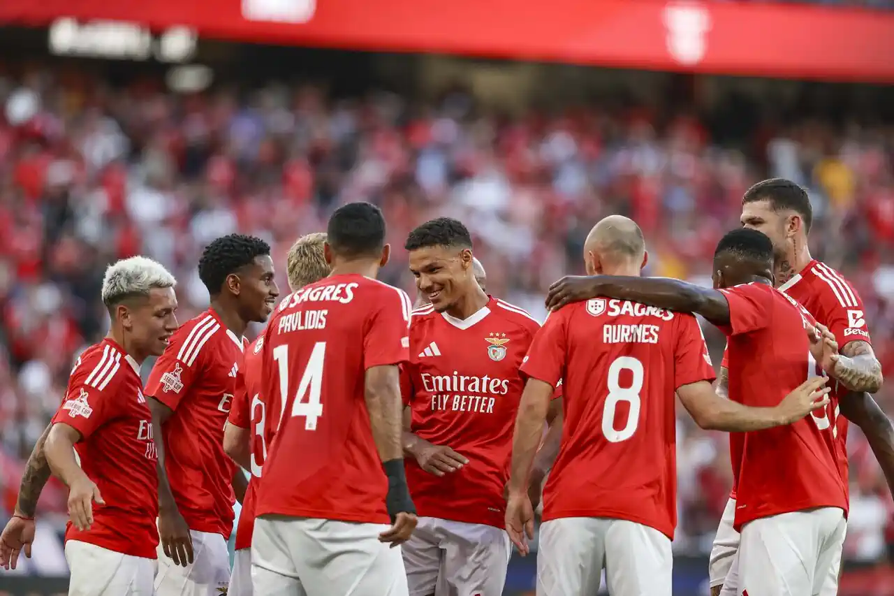 Benfica vai a jogo com o Feyenoord para a Liga dos Campeões