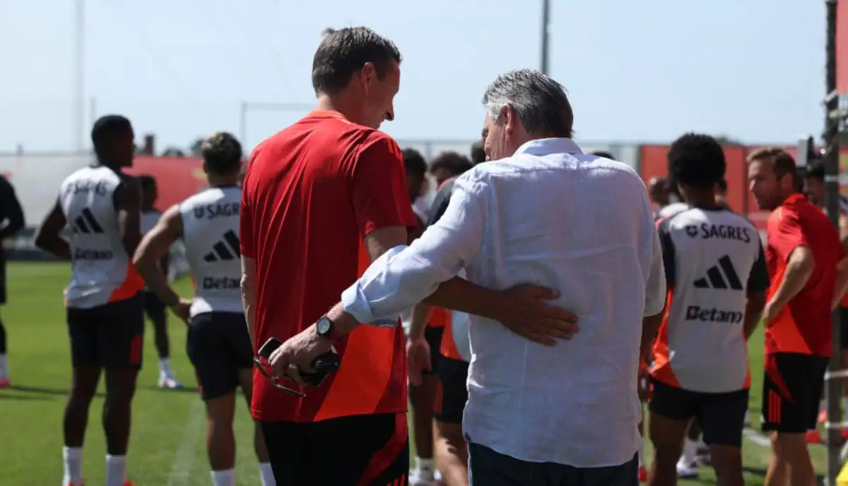À conversa com Toni, Roger Schmidt desvenda dia a dia no Benfica Campus