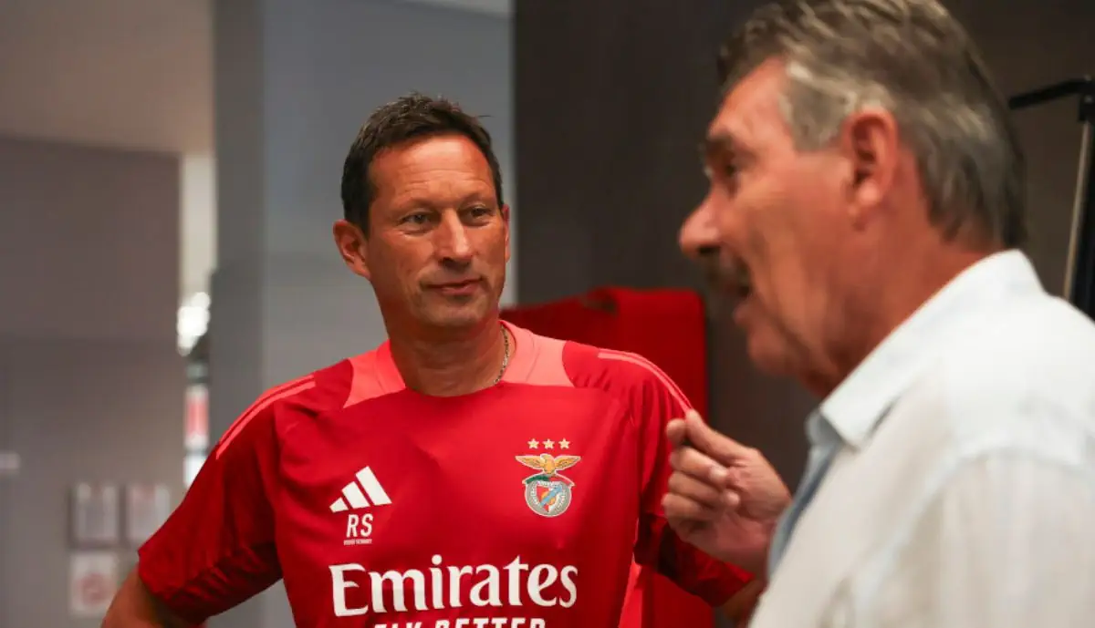 Pavlidis, Barreiro e Beste? Schmidt revela estratégia de mercado do Benfica: "Foi por isso que..."