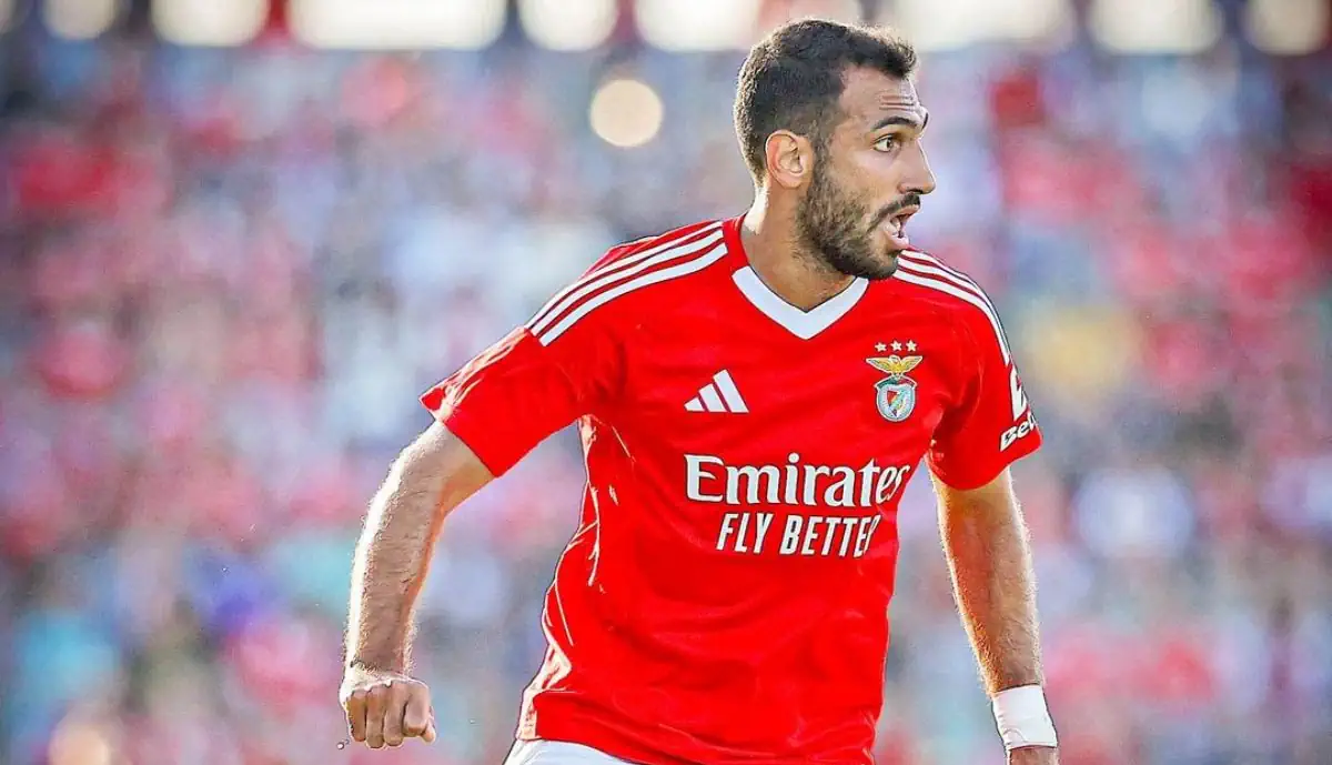 Pavlidis bisa diante do Celta de Vigo e já é tema no balneário do Benfica: "Para ser sincero"
