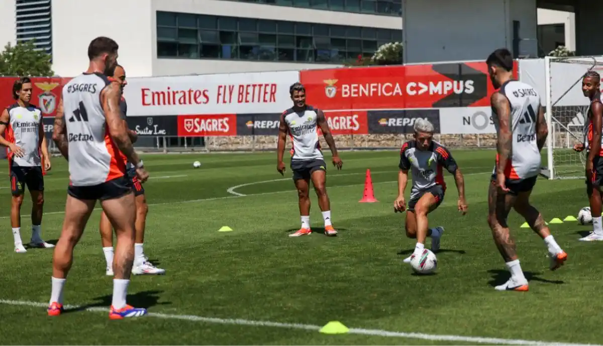 Jogador que obrigou Benfica a um investimento avultado estave de saída do Clube da Luz, mas vai continuar a vestir o Manto Sagrado