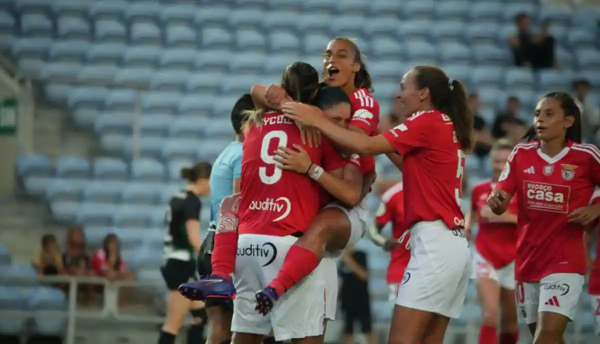 Futebol feminino do Benfica vence o Damaiense na meia-final da Supertaça 