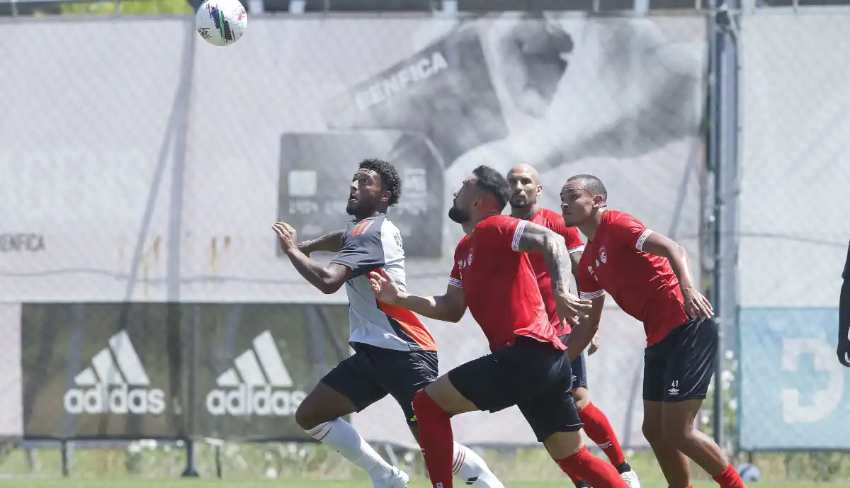 Benfica B escorrega antes do arranque de 24/25