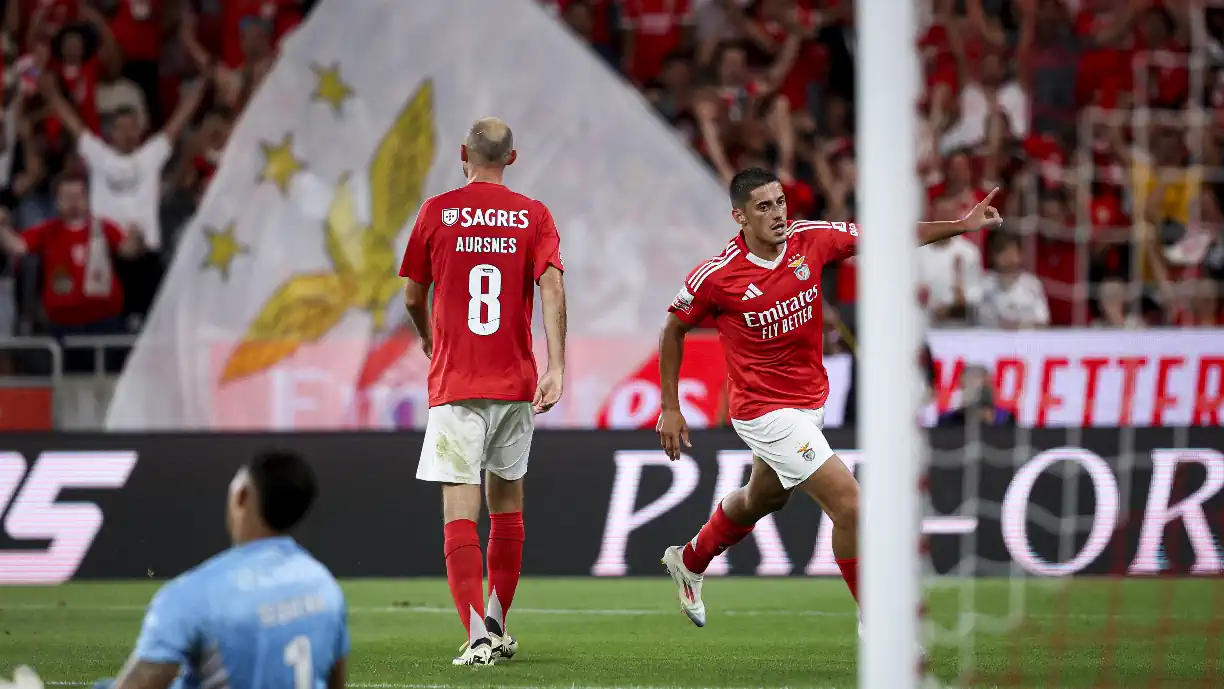 Aursnes e Tiago Gouveia lesionaram-se no Benfica - Estrela da Amadora