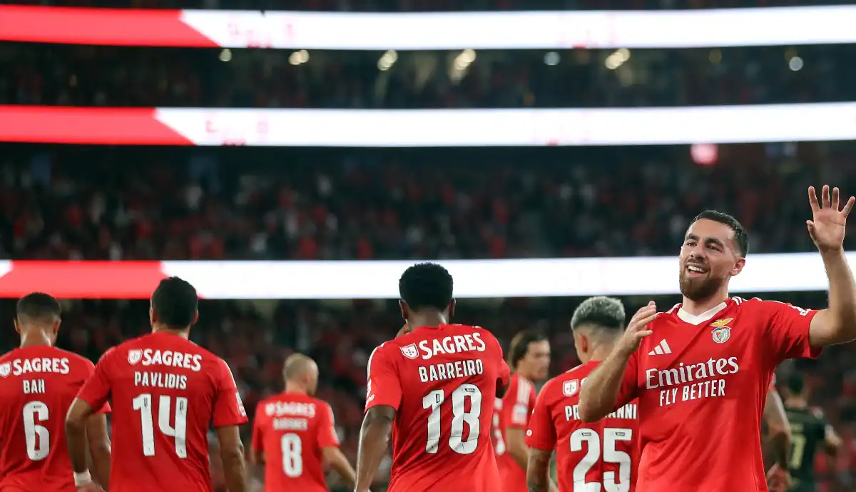 Kokçu deixa adversário a 'ver estrelas' e Benfica vence