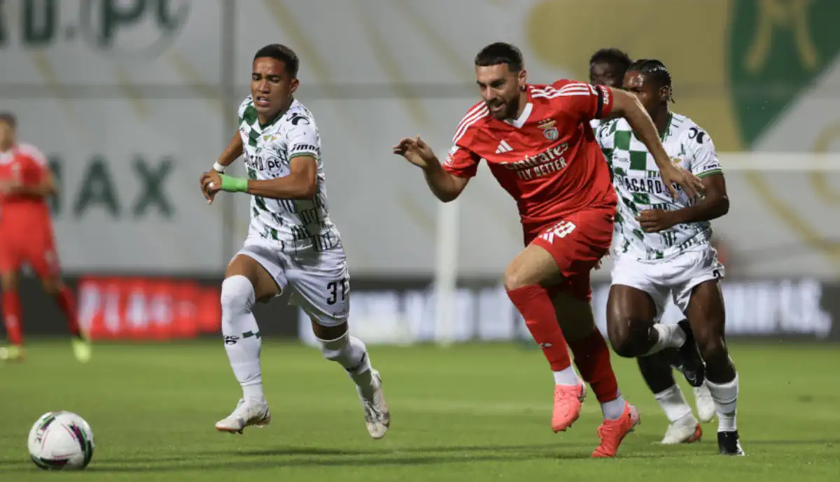 O empate a uma bola com o Benfica foi o suficiente para o Moreirense deitar as 'culpas' na arbitragem