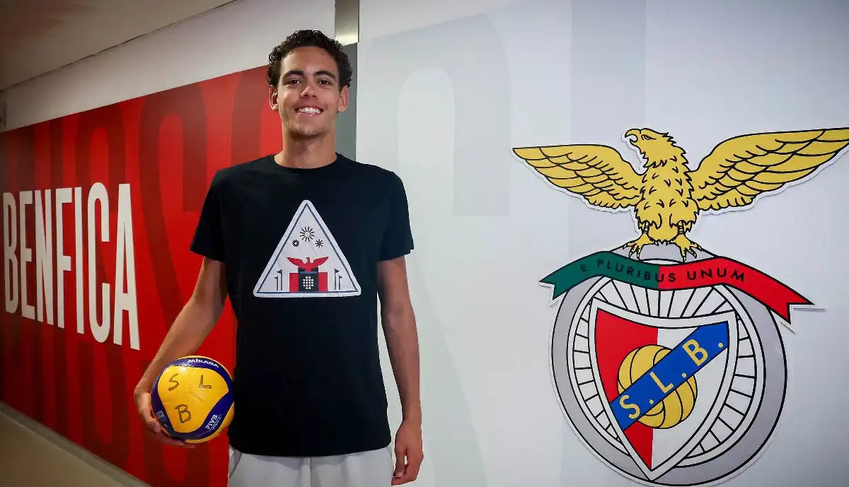 Oficial! Rui Costa contrata Tomás Natário Teixeira e atleta deixa 'farpa': "Todos falam do Benfica"