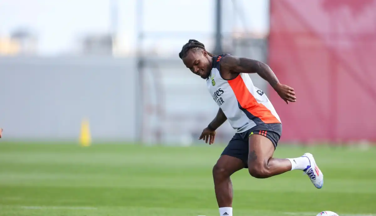 Renato Sanches sofreu lesão muscular na coxa direita e está fora da receção do Benfica ao Santa Clara, em jogo da quinta jornada do campeonato nacional